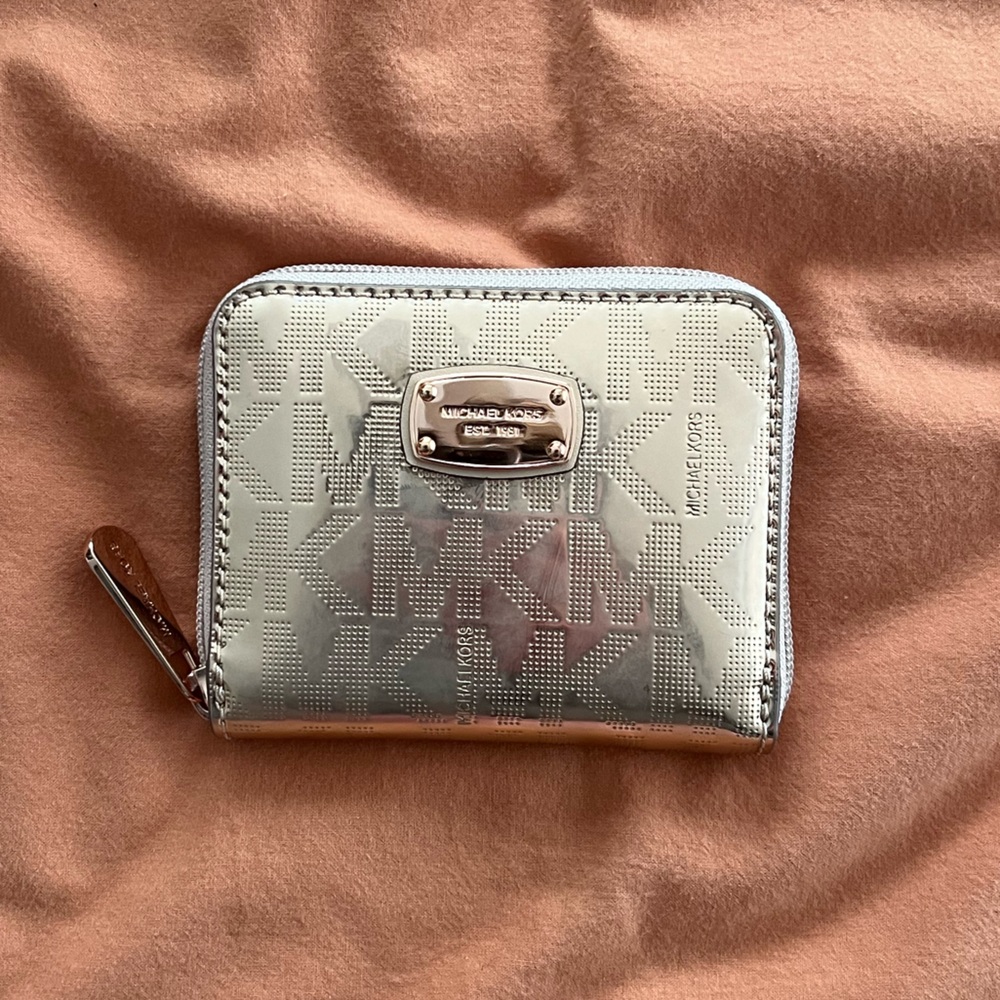 Michael Kors rose gold Jet Set Wallet